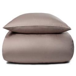 Sengetøj 140x200 cm - 100% bomuldssatin - Solid gråt sengetøj med pipingkant - Ekstra blødt sengesæt fra By Borg
