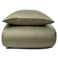 Sengetøj 140x220 cm - 100% bomuldssatin - Solid grønt sengetøj med pipingkant - Ekstra blødt sengesæt fra By Borg